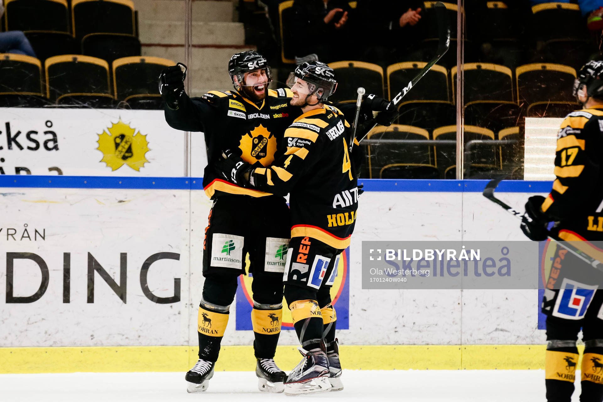 Skellefteås Johan Alm jublar