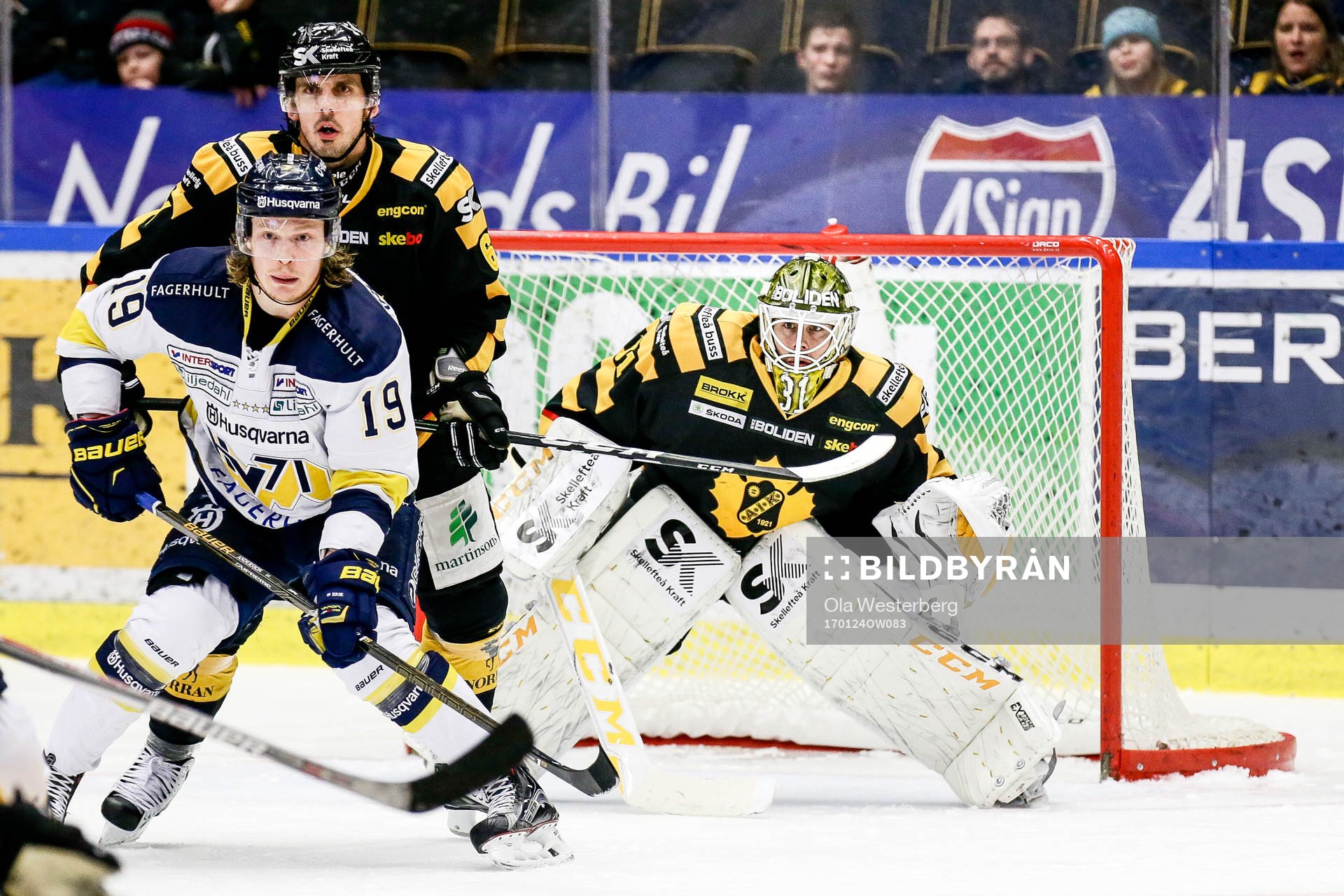 Skellefteås Fredrik Lindgren och målvakt Joni Ortio