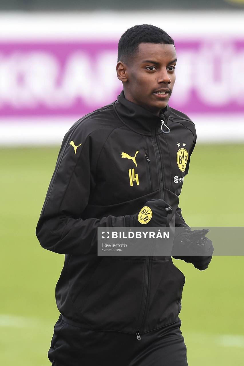 Fuﬂball 1. Bundesliga Training Borussia Dortmund am