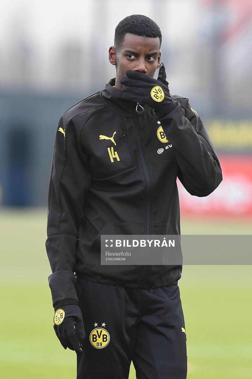 Fuﬂball 1. Bundesliga Training Borussia Dortmund am