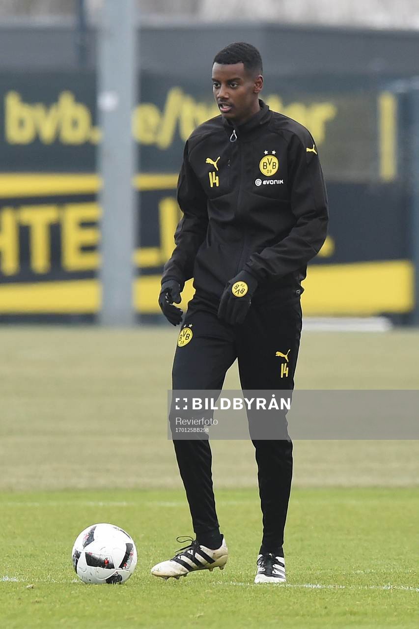Fuﬂball 1. Bundesliga Training Borussia Dortmund am