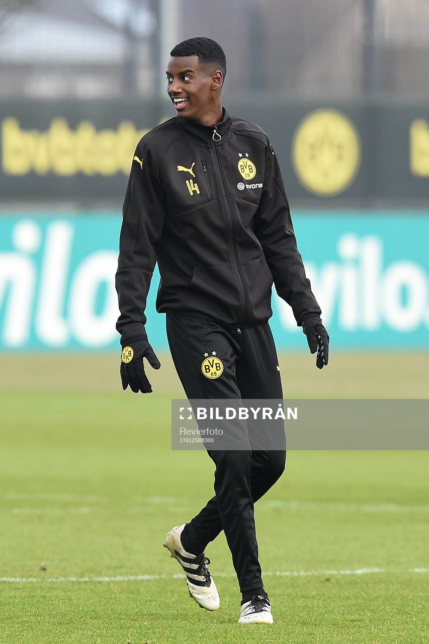 Fuﬂball 1. Bundesliga Training Borussia Dortmund am