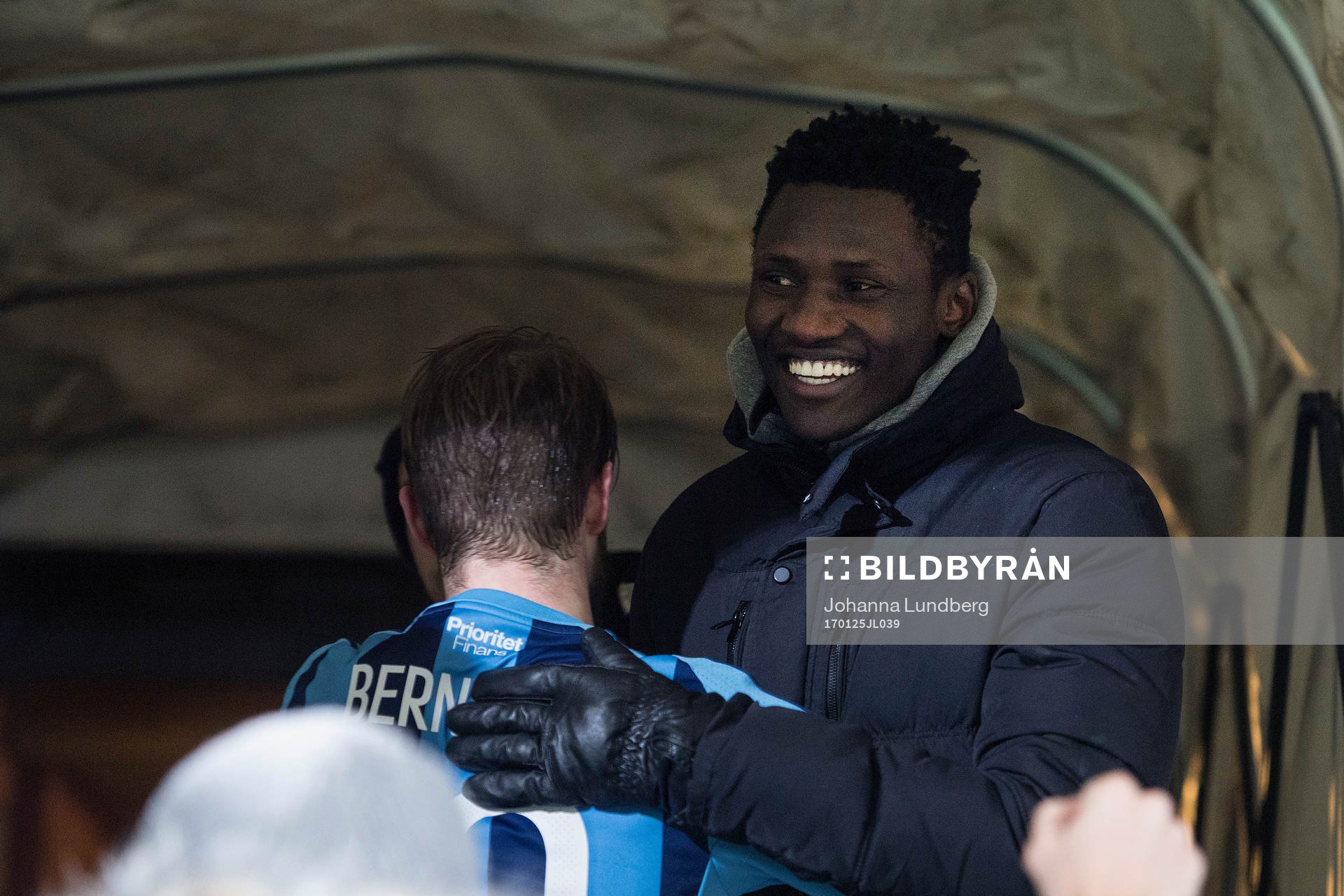 Djurgårdens nyblivna Kina-proffs Michael Olunga var på