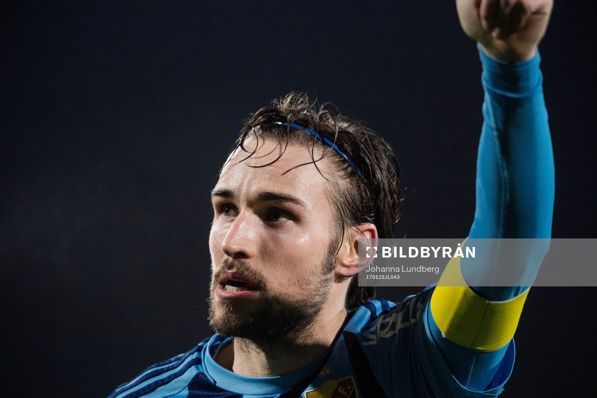 Djurgårdens Kevin Walker tackar publiken