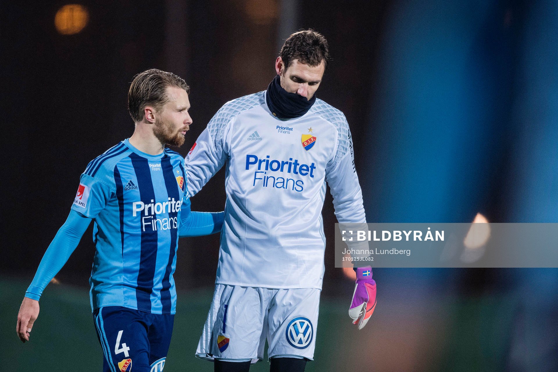 Djurgårdens Jacob Une Larsson och målvakt Andreas Isaksson