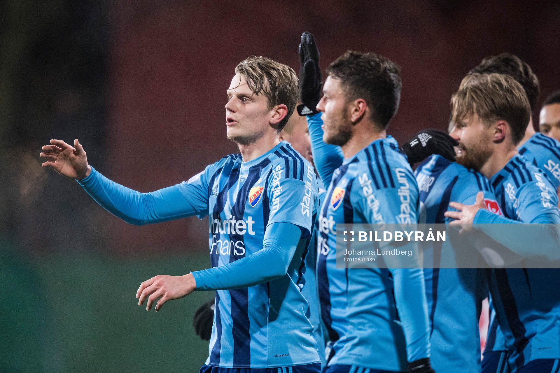 Djurgårdens Tim Björkström och Marcus Hansson jublar
