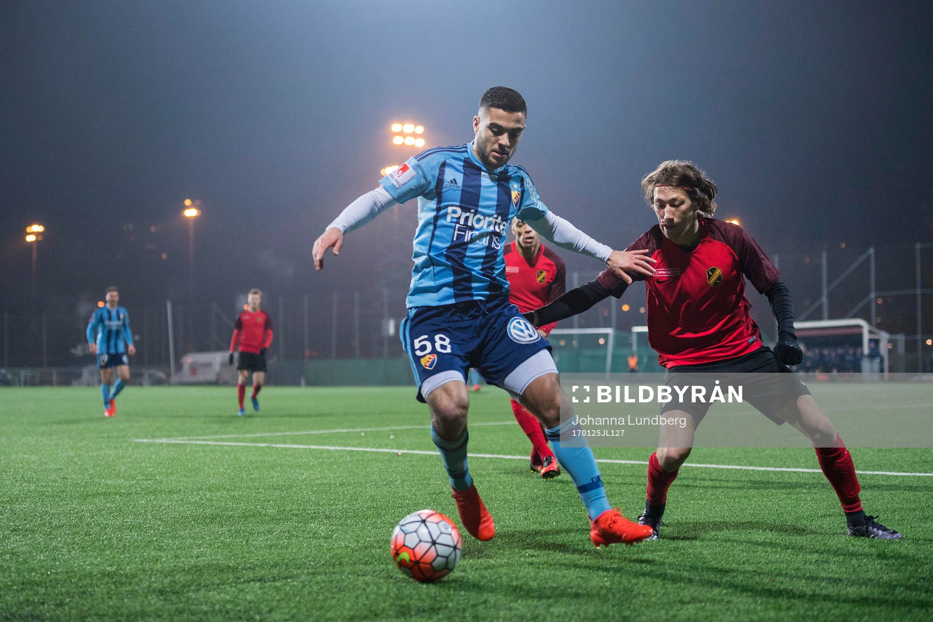 Djurgårdens Othman El Kabir och Vasalunds Axel Björnström