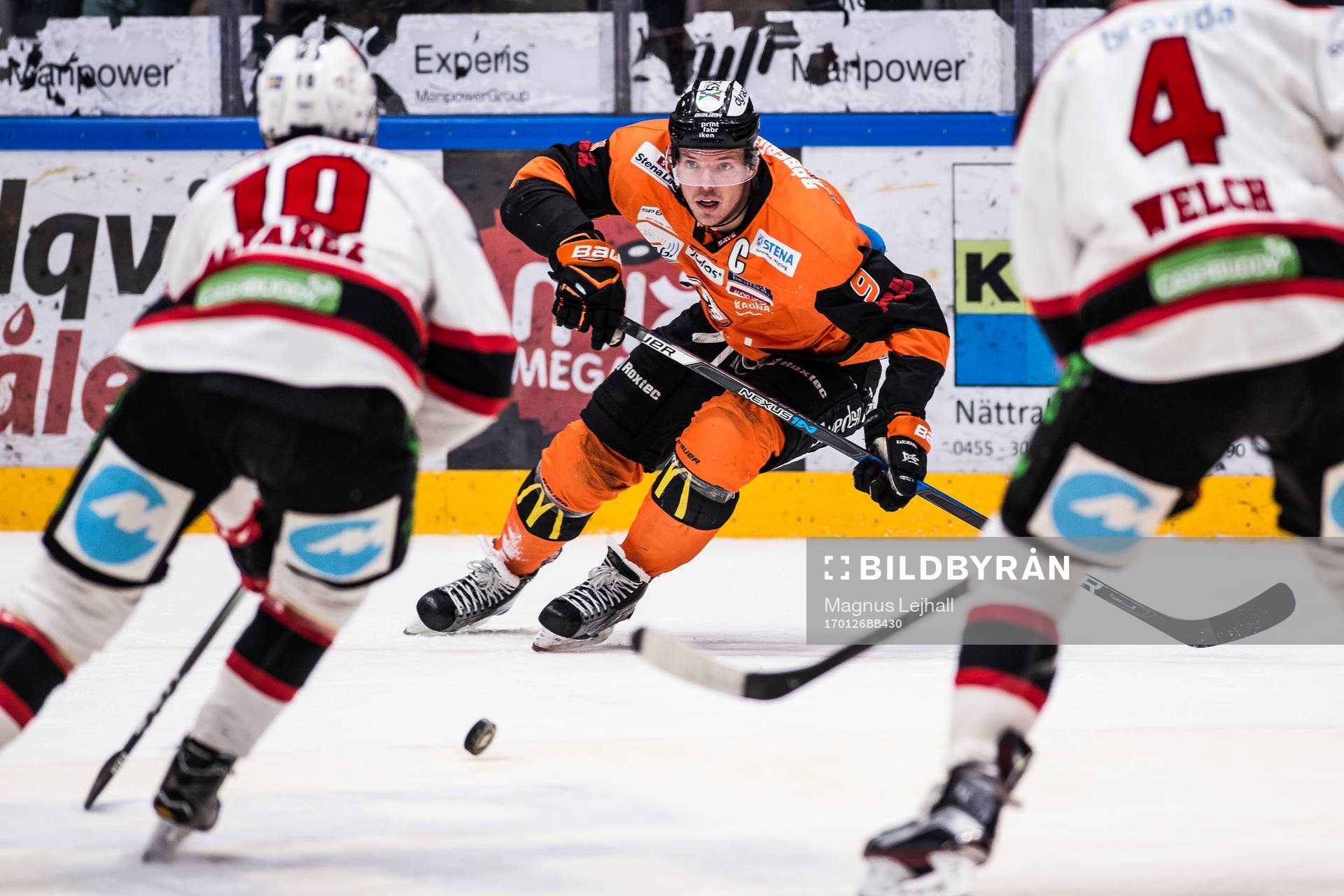Malmö Redhawks Robin Alvarez , Noah Welch  och Karlskronas
