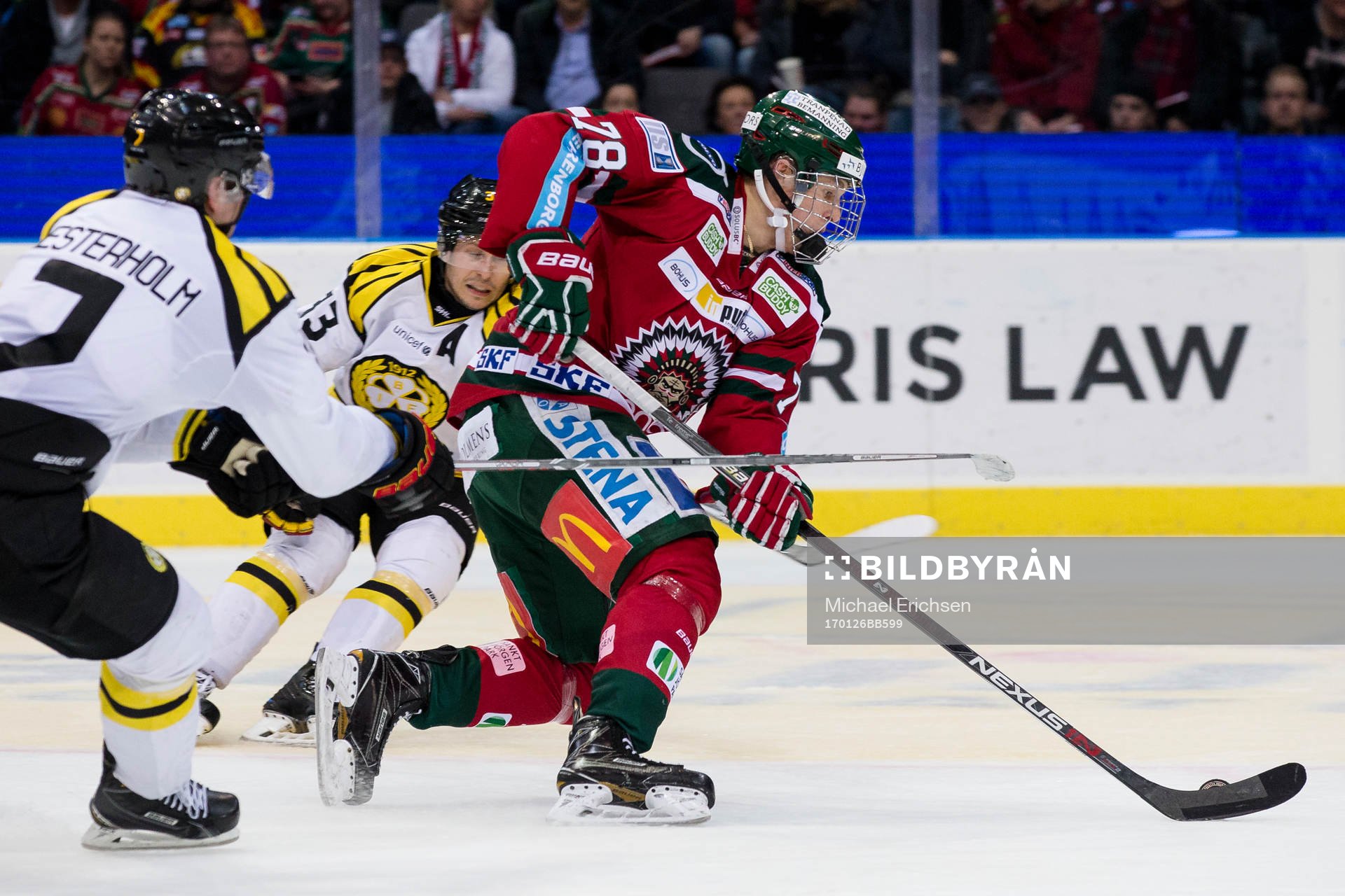 Frölundas Kristian Vesalainen före Brynäs Ponthus