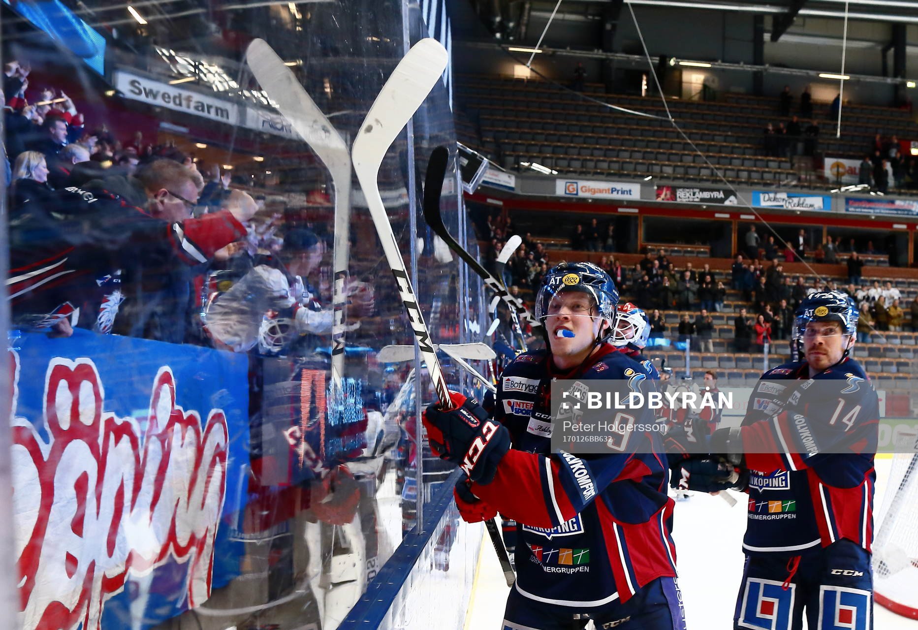 Linköpings Anton Karlsson och Anssi Salmela jublar