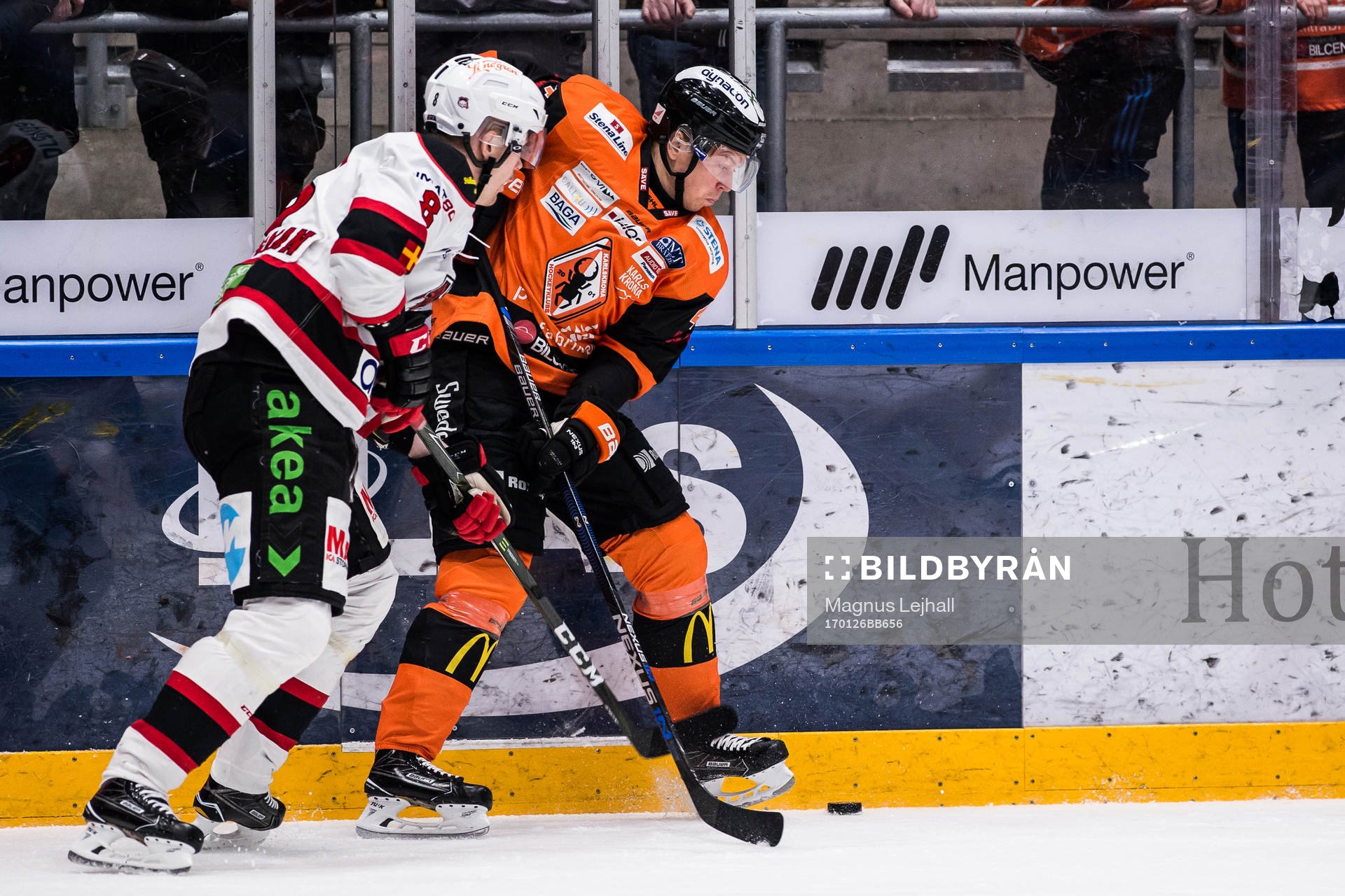 Malmö Redhawks Lars Bryggman  och Karlskronas Victor