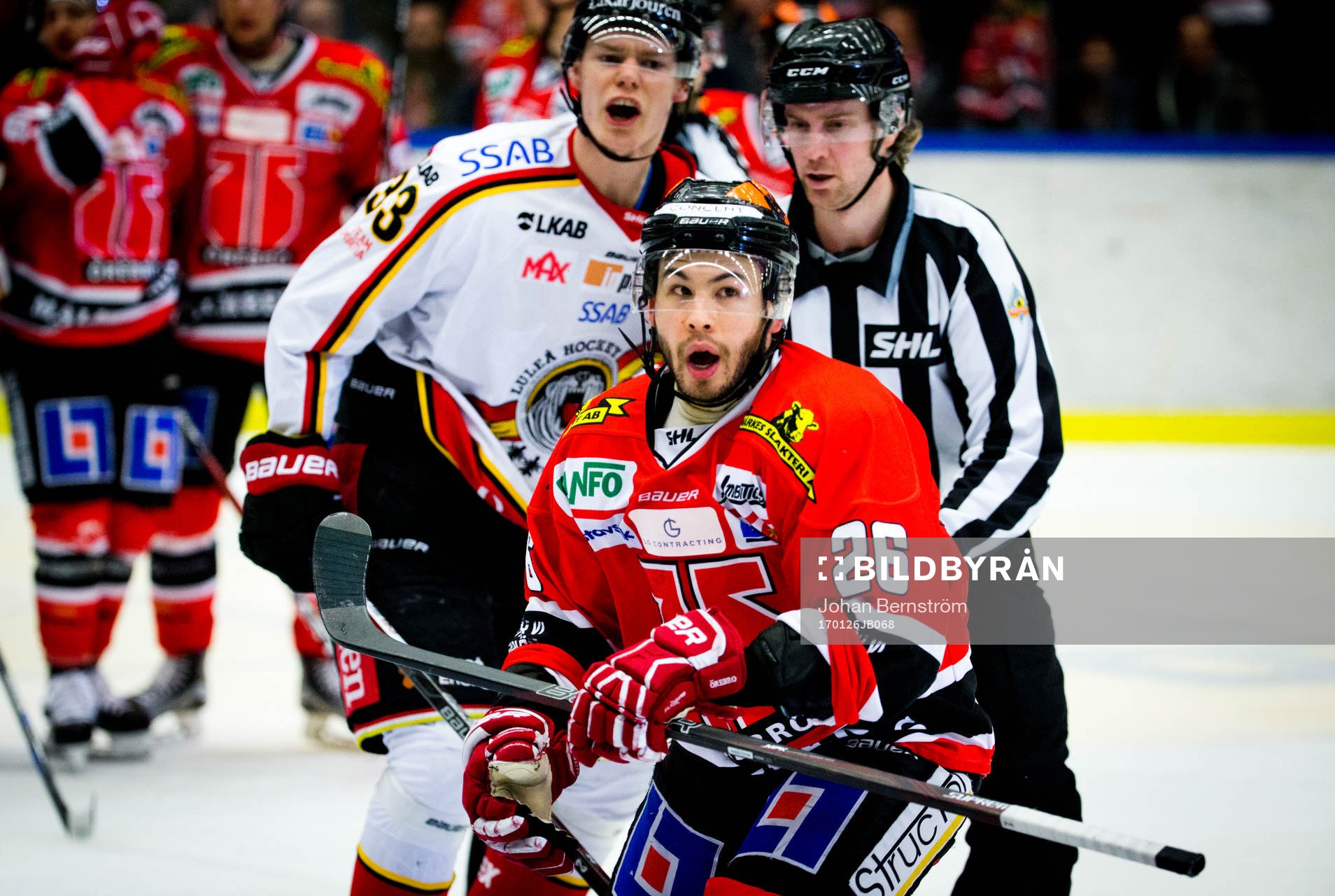 Örebros Greg Squires jublar framför Luleås Christopher