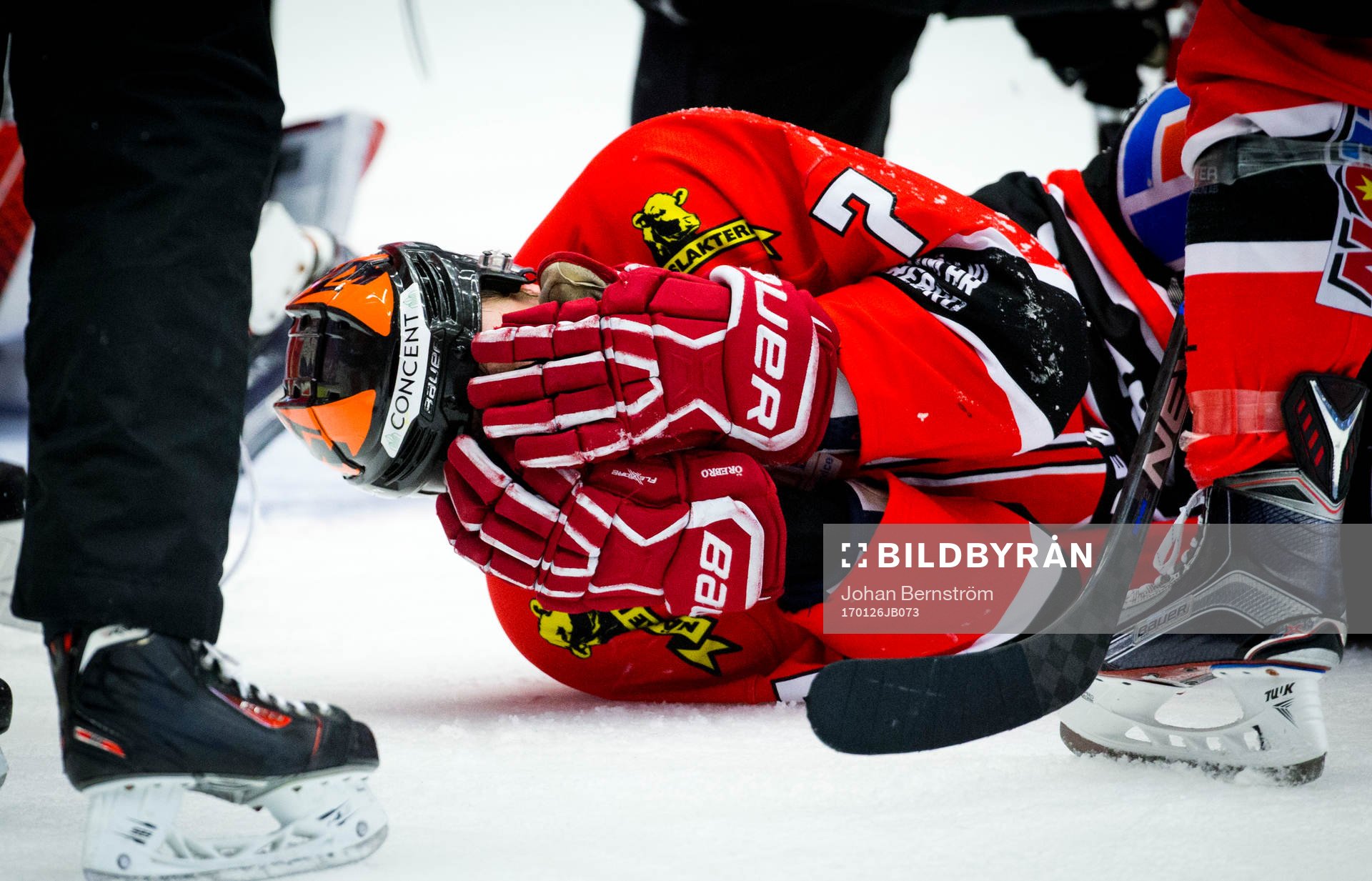 Örebros Alexander Hellström blöder