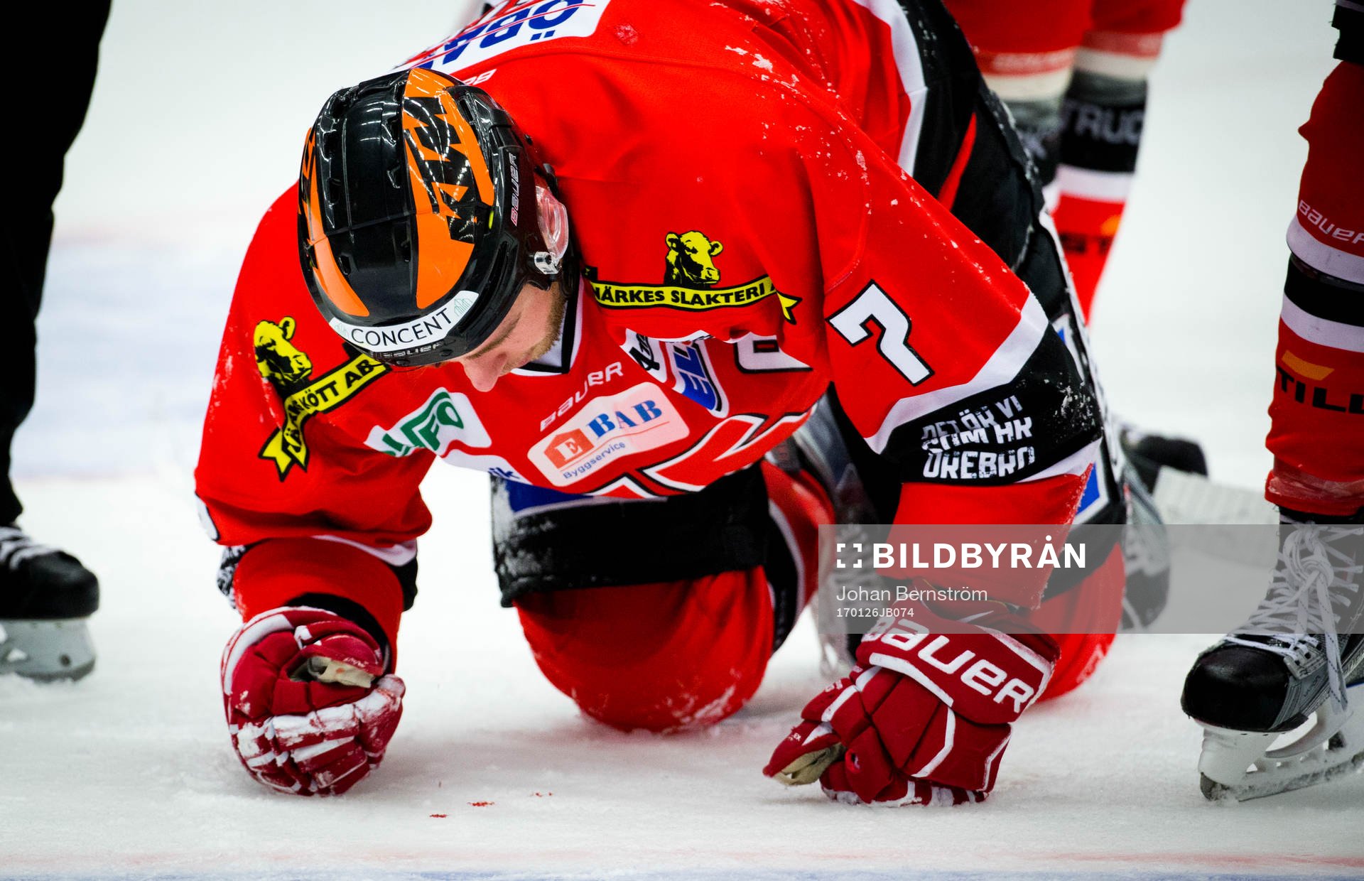 Örebros Alexander Hellström blöder