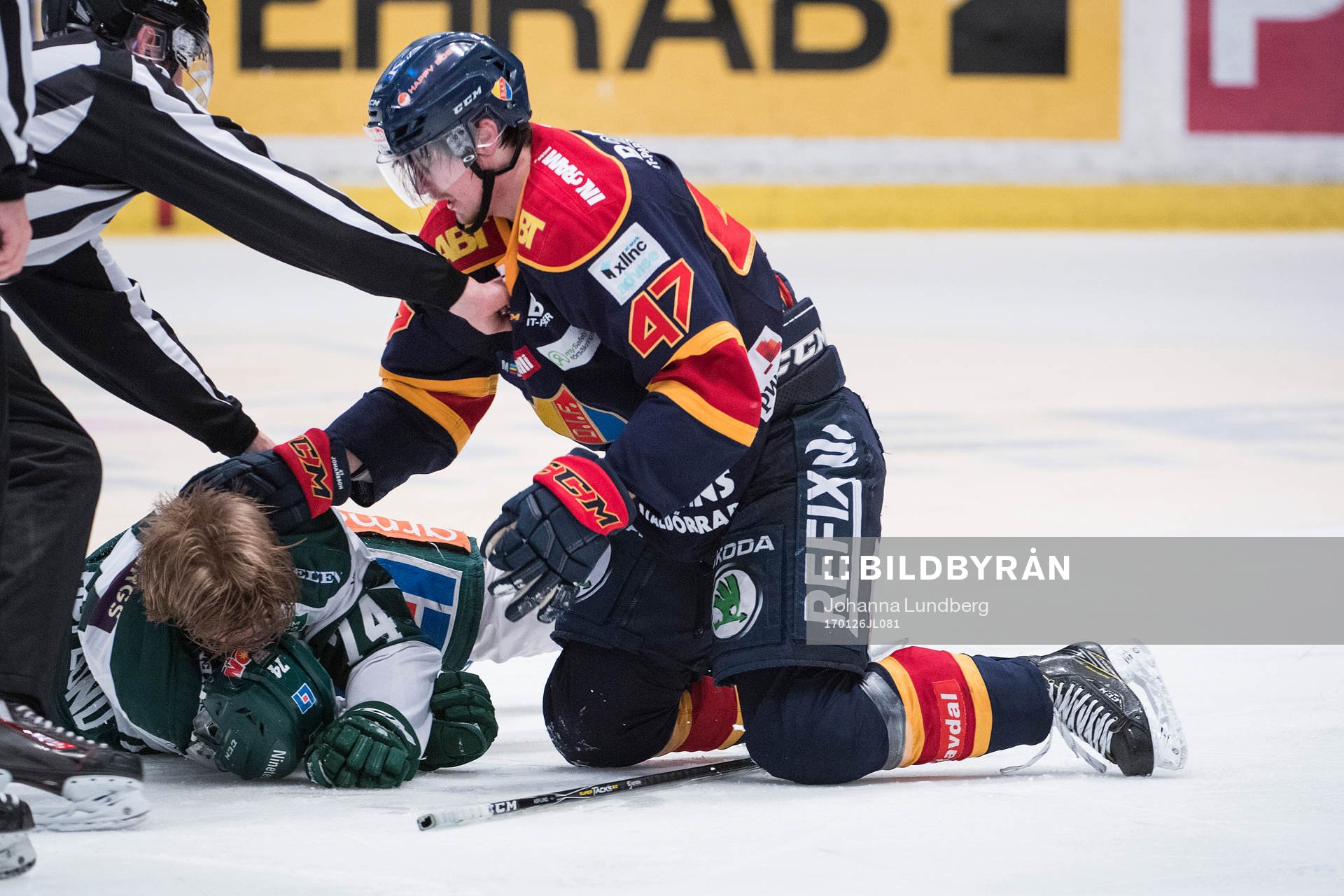 Djurgårdens Linus Johansson i bråk med Färjestads Rasmus