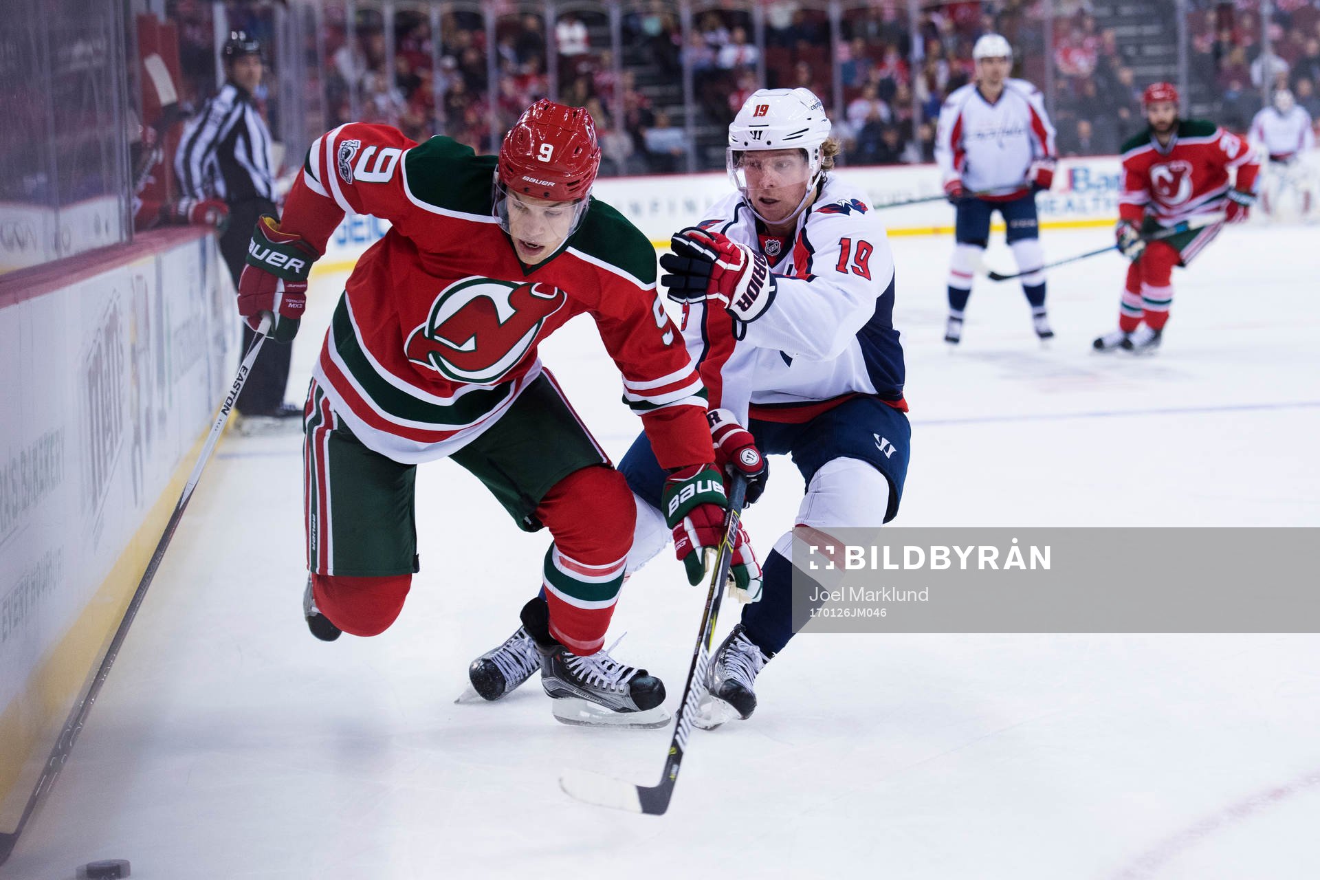 Devils Taylor Hall och Capitals Nicklas Bäckström