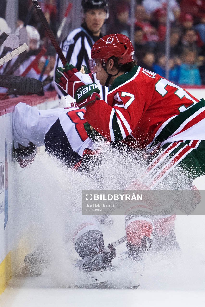 Capitals Nate Schmidt och Devils Pavel Zacha