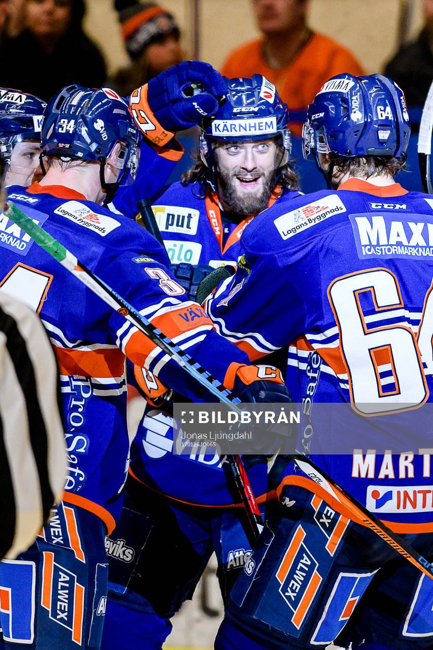 Växjös Ville Leino jublar