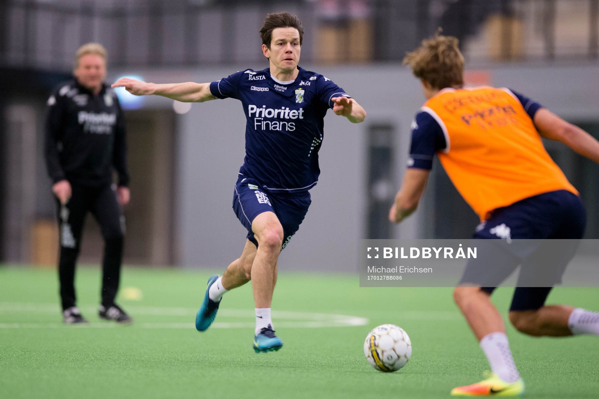IFK Göteborgs Mads Albaek mot Thomas Rogne