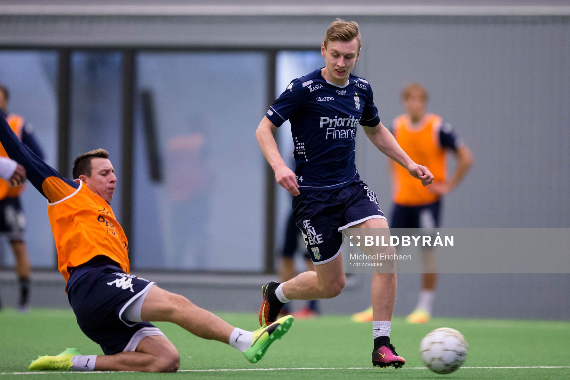 IFK Göteborgs Martin Smedberg Dalence glidtacklar
