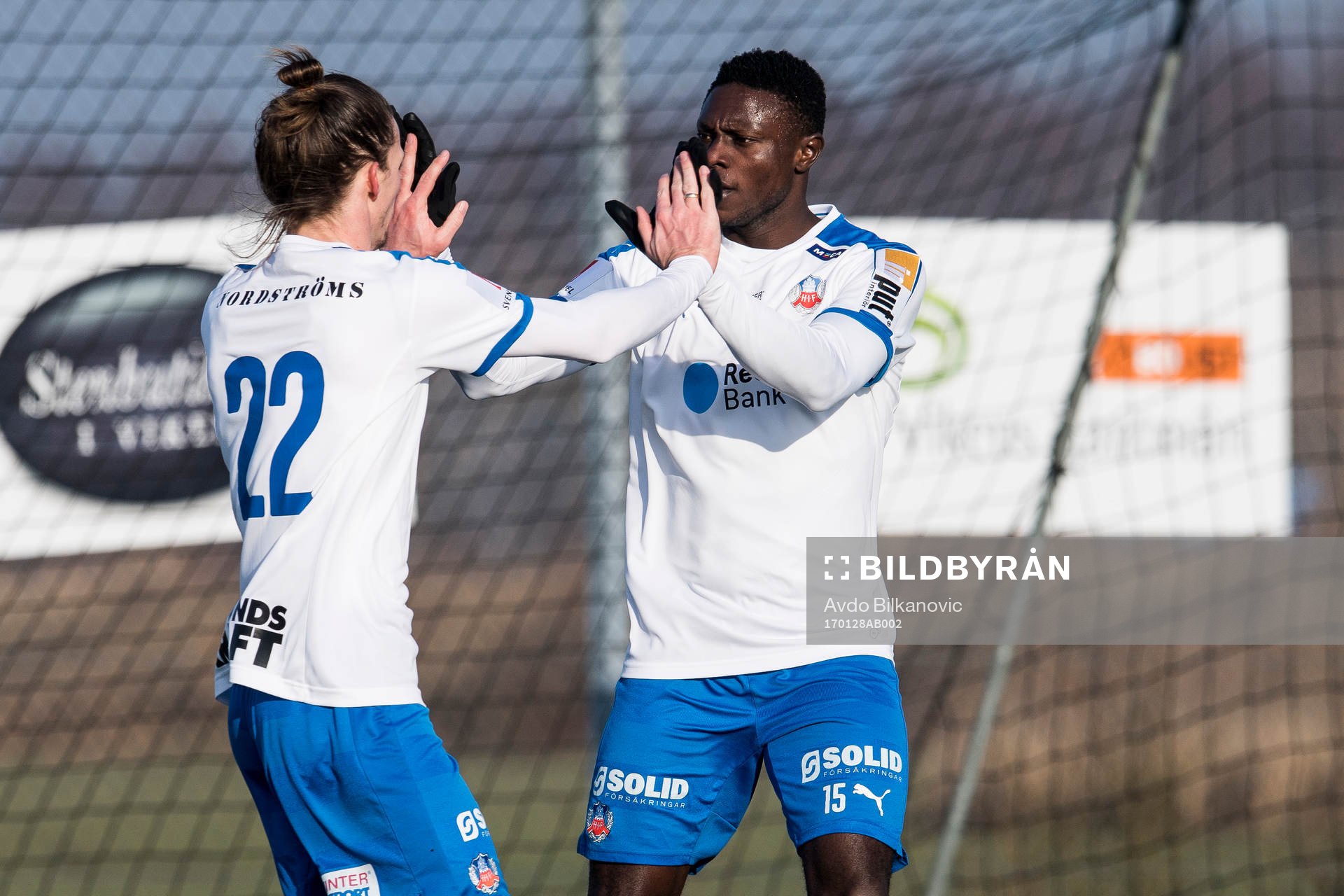 Helsingborg Jesper Lange och Oke Akpoveta jublar efter 1-0 målet under en träningsmatch mellan Helsingborg och Odense den 28 januari 2017 i Viken.