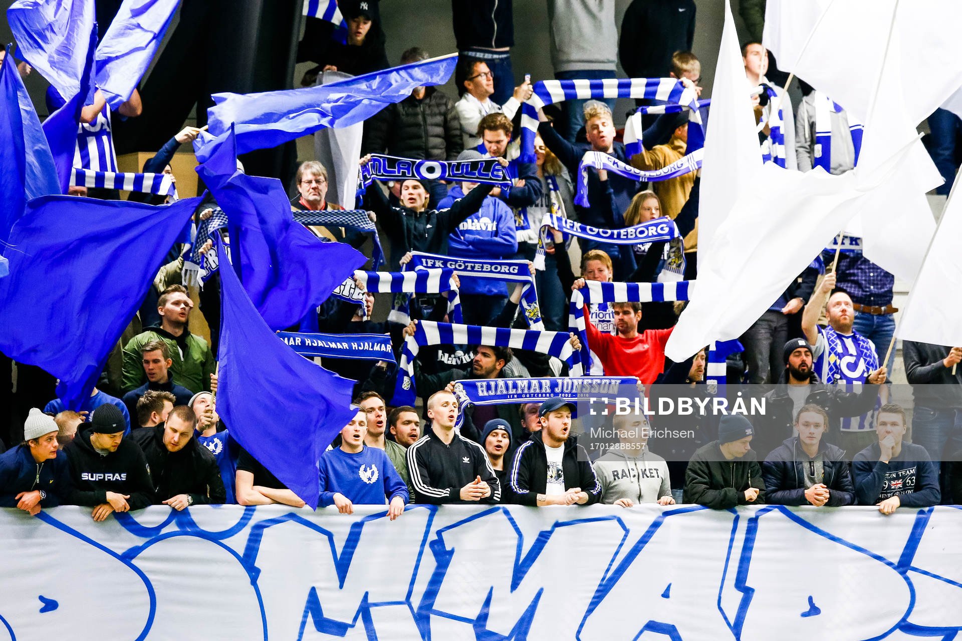 IFK Göteborgs supportar före  en träningsmatch i fotboll