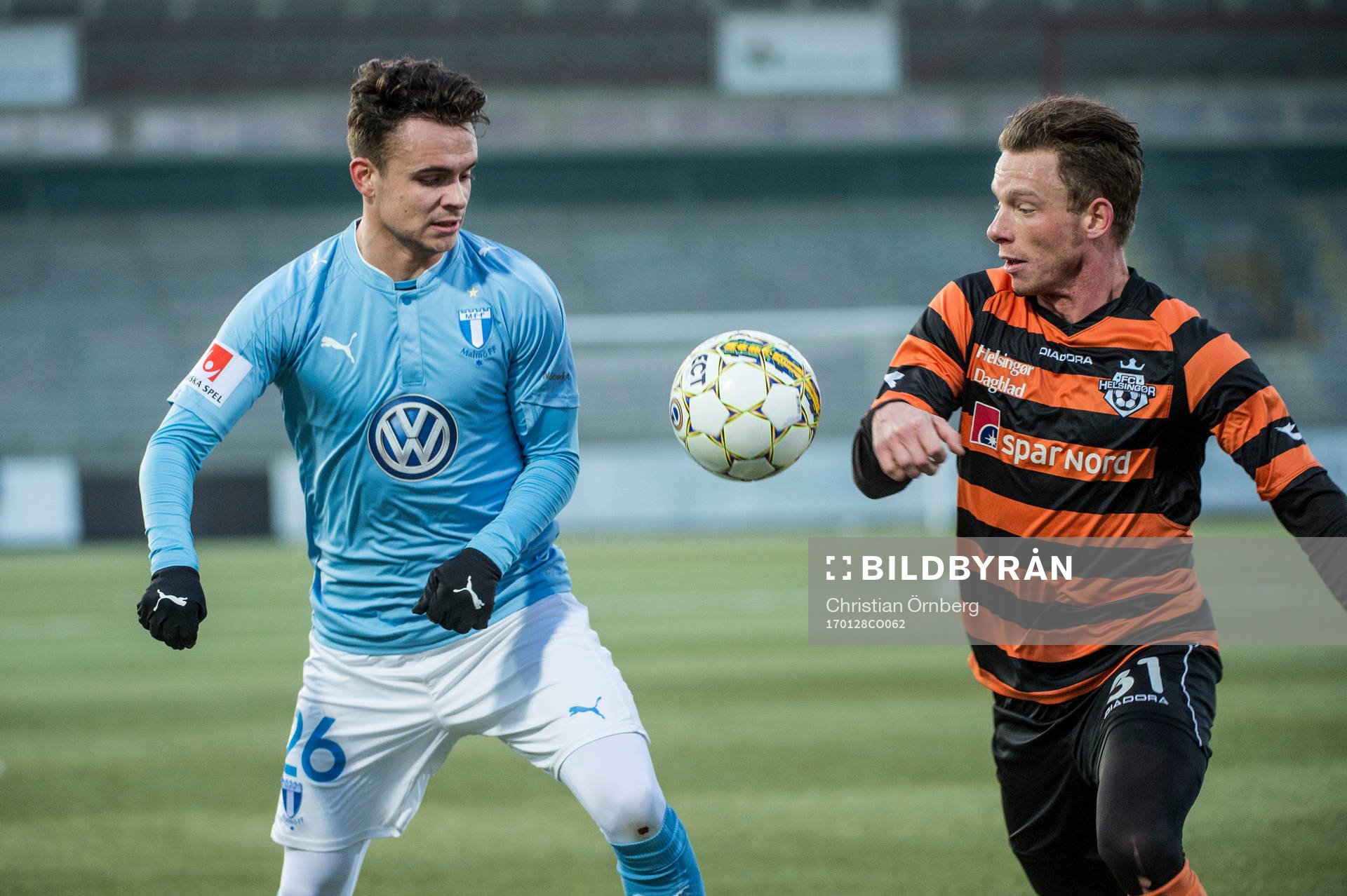 Malmö FFs Andreas Vindheim mot Helsingørs Mathias Johansen