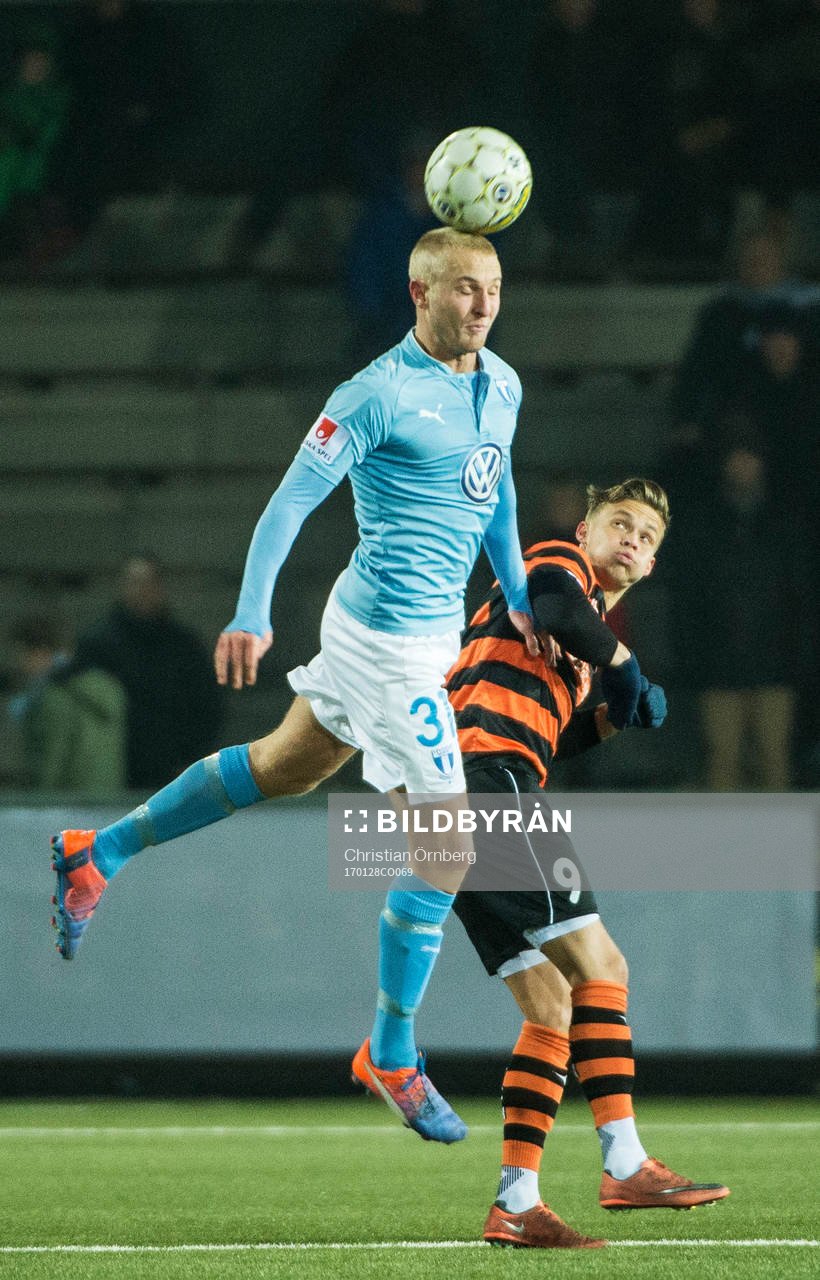 Malmö FFs Franz Brorsson mot Helsingørs André Riel