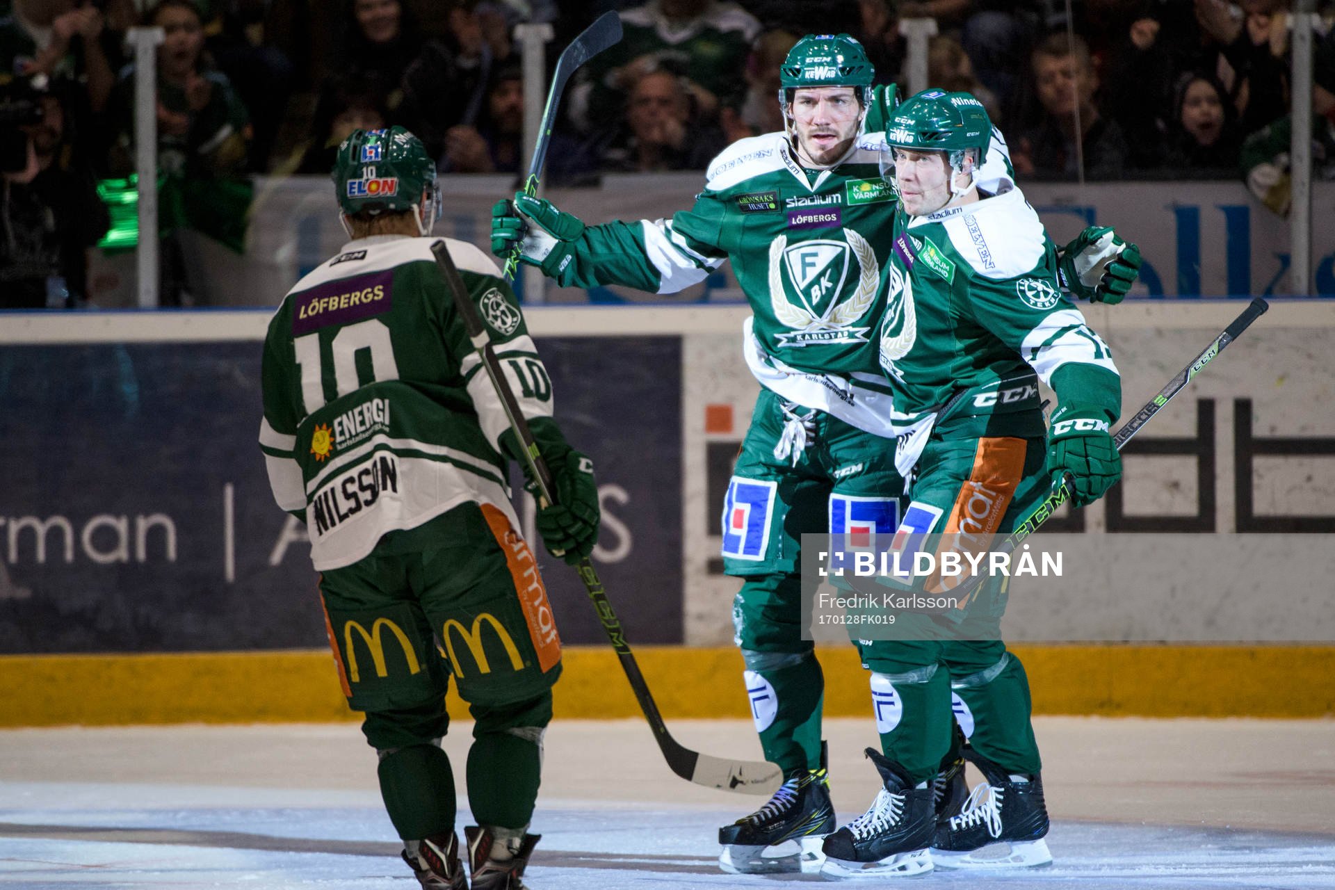 Färjestads John Persson och Linus Persson jublar