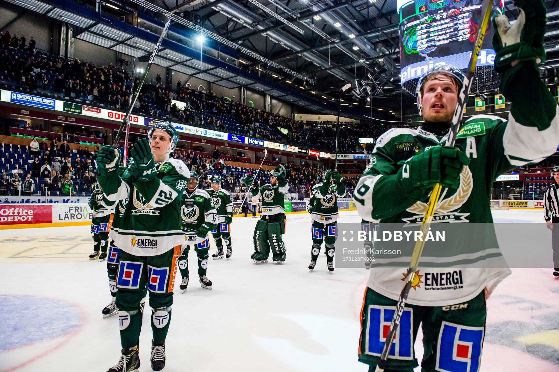 Färjestads Joel Eriksson Ek och Alexander Johansson jublar