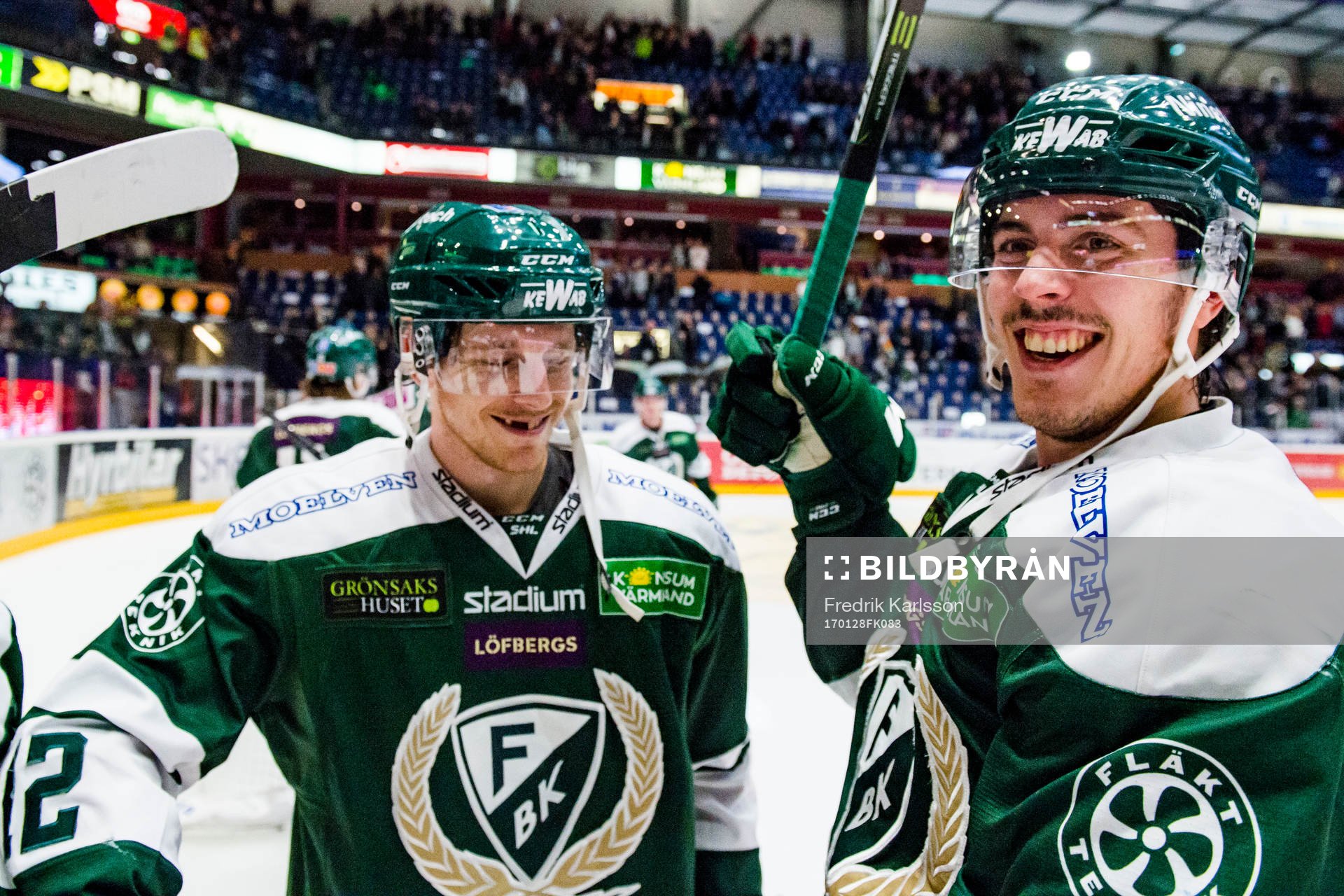 Färjestads Gustaf Thorell och Sebastian Erixon jublar