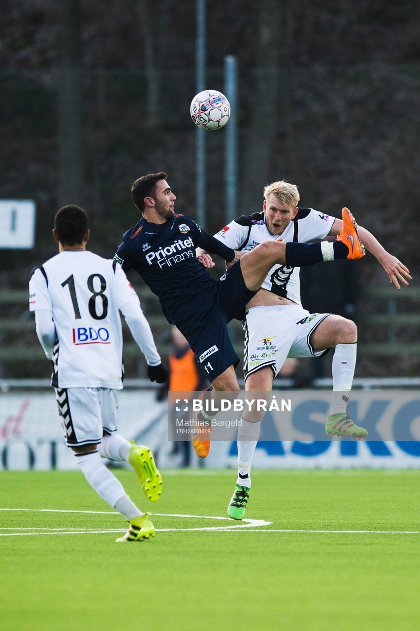 GAIS Pascal Olsson ser Utsiktens Robert Lipovac