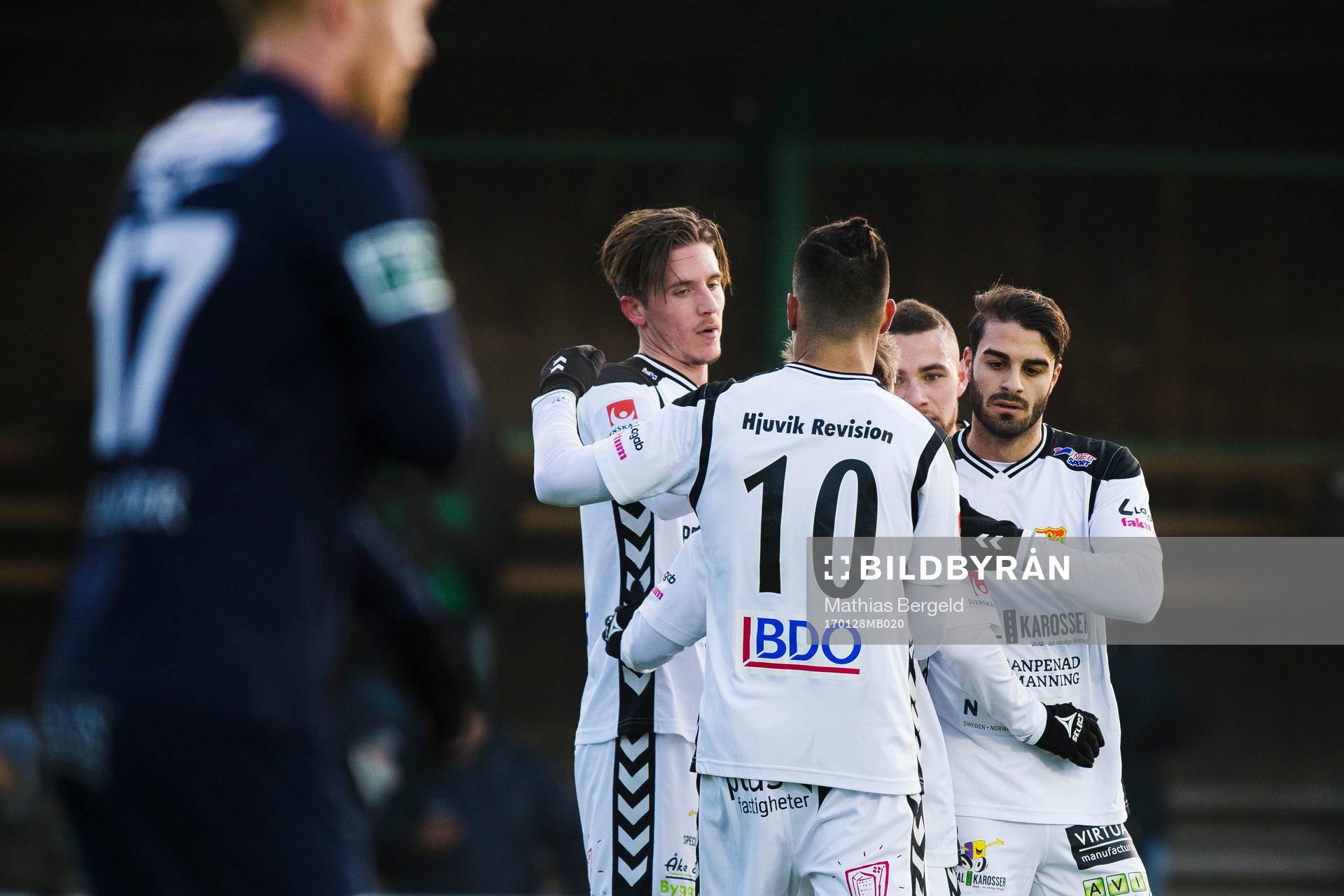 GAIS Daniel Janevski gjorde 1-0-målet och jublar med Luka