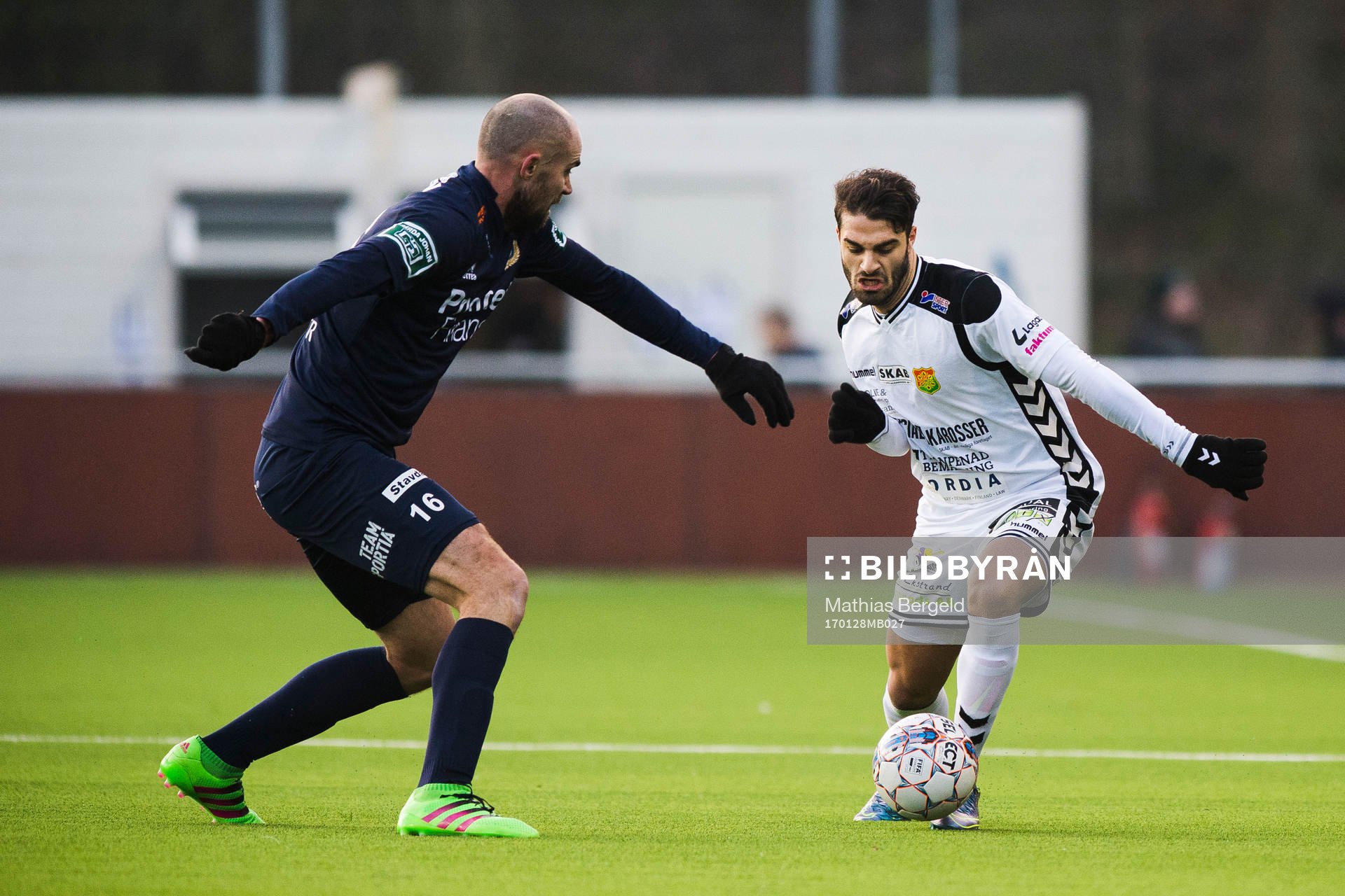 Utsiktens Cedomir Tomcic och GAIS Arvin Shojaee