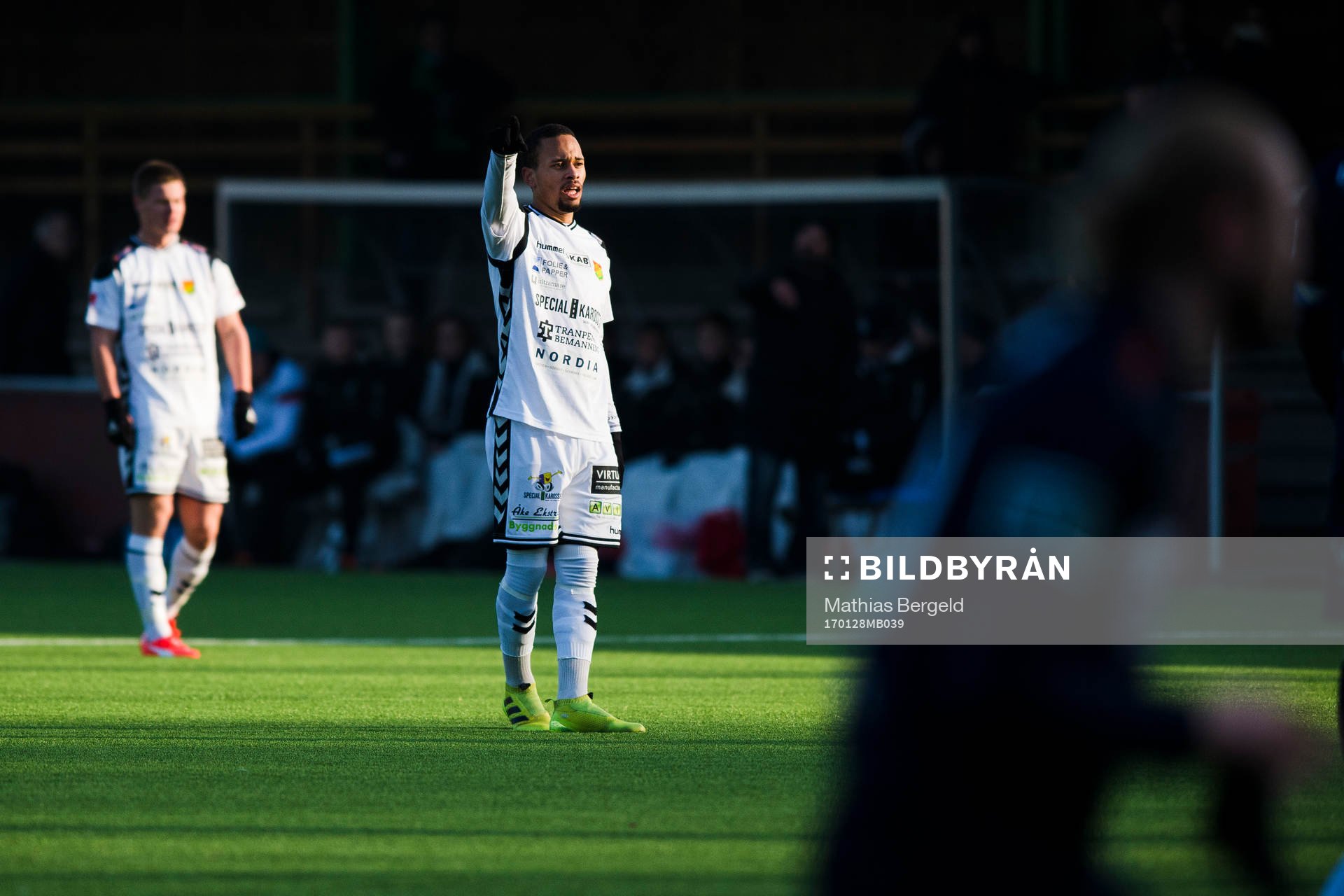 GAIS Pascal Olsson gestikulerar