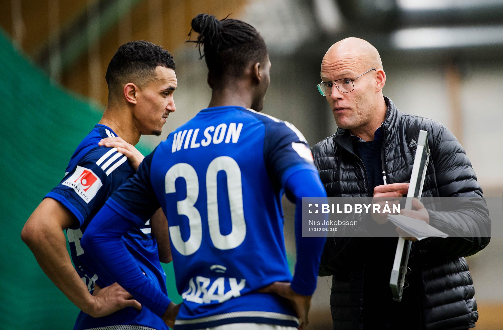 Sundsvalls Samuel Aziz och Peter Wilson lyssnar på