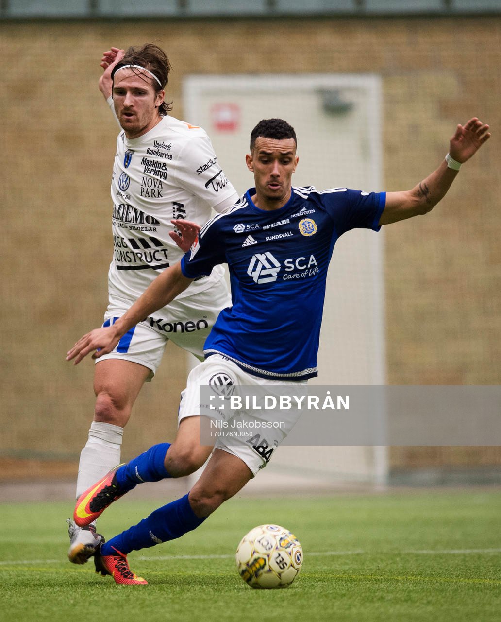 Sirius Jesper Arvidsson vrickar foten