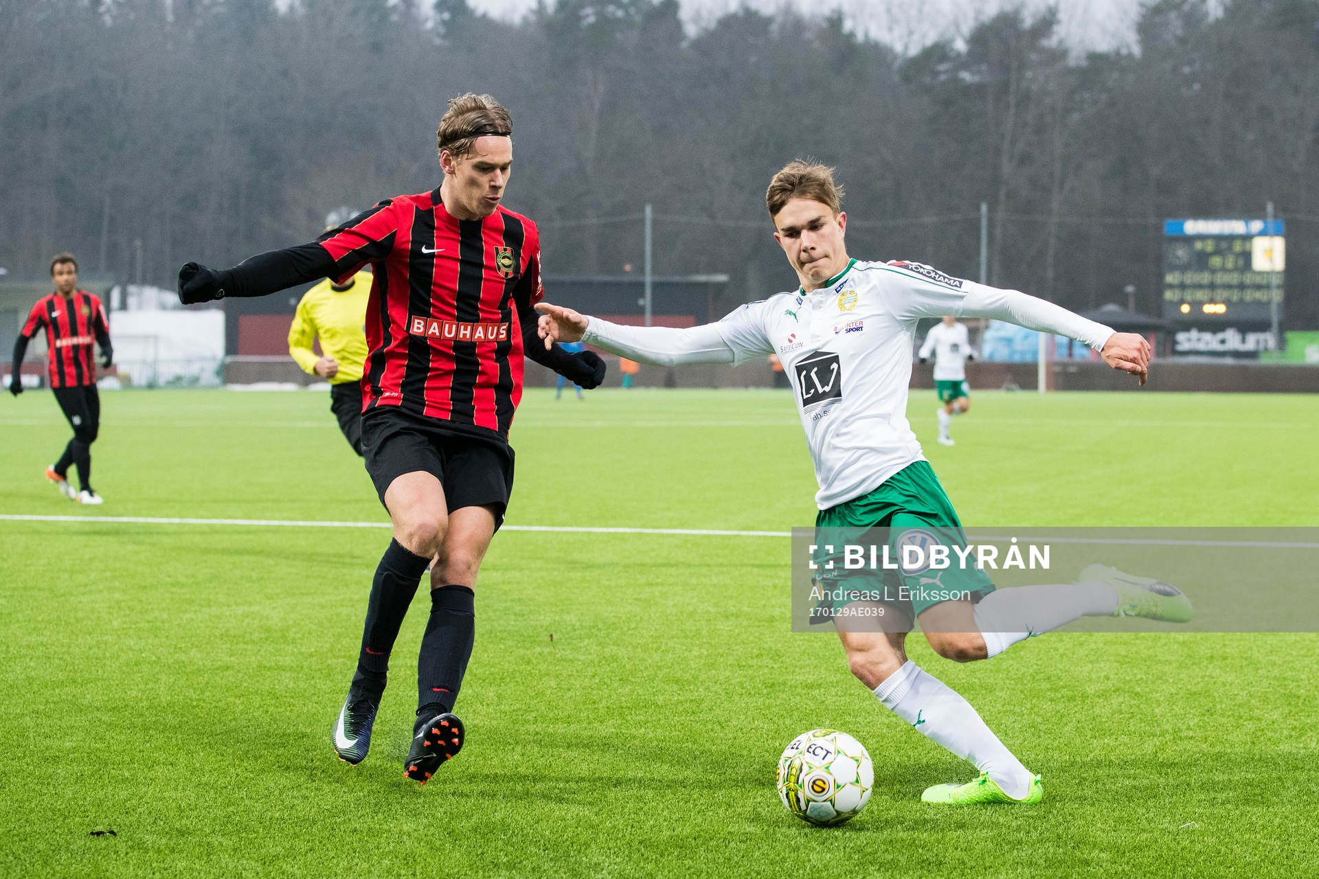 Brommapojkarnas Felix Beijmo och Hammarbys Dusan Jajic