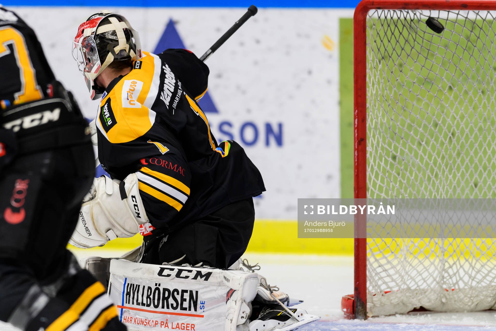 Modos Emil Alba (ej i bild) har gjort 0-1 bakom Panterns