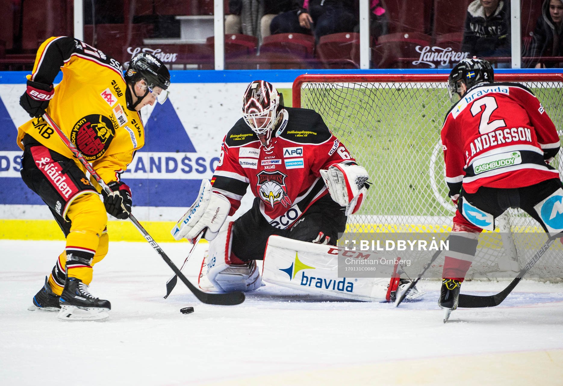 Luleås Bill Sweatt mot Malmö Redhawks målvakt Oscar