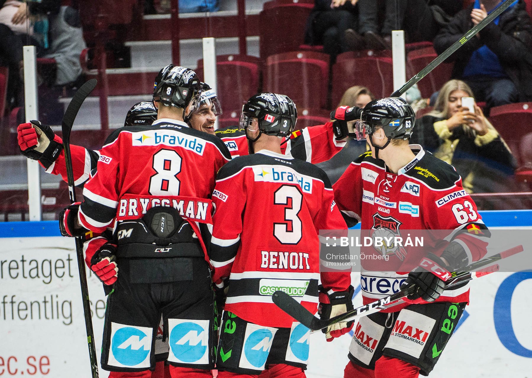 Malmö Redhawks Nils Andersson jublar med Malmö Redhawks