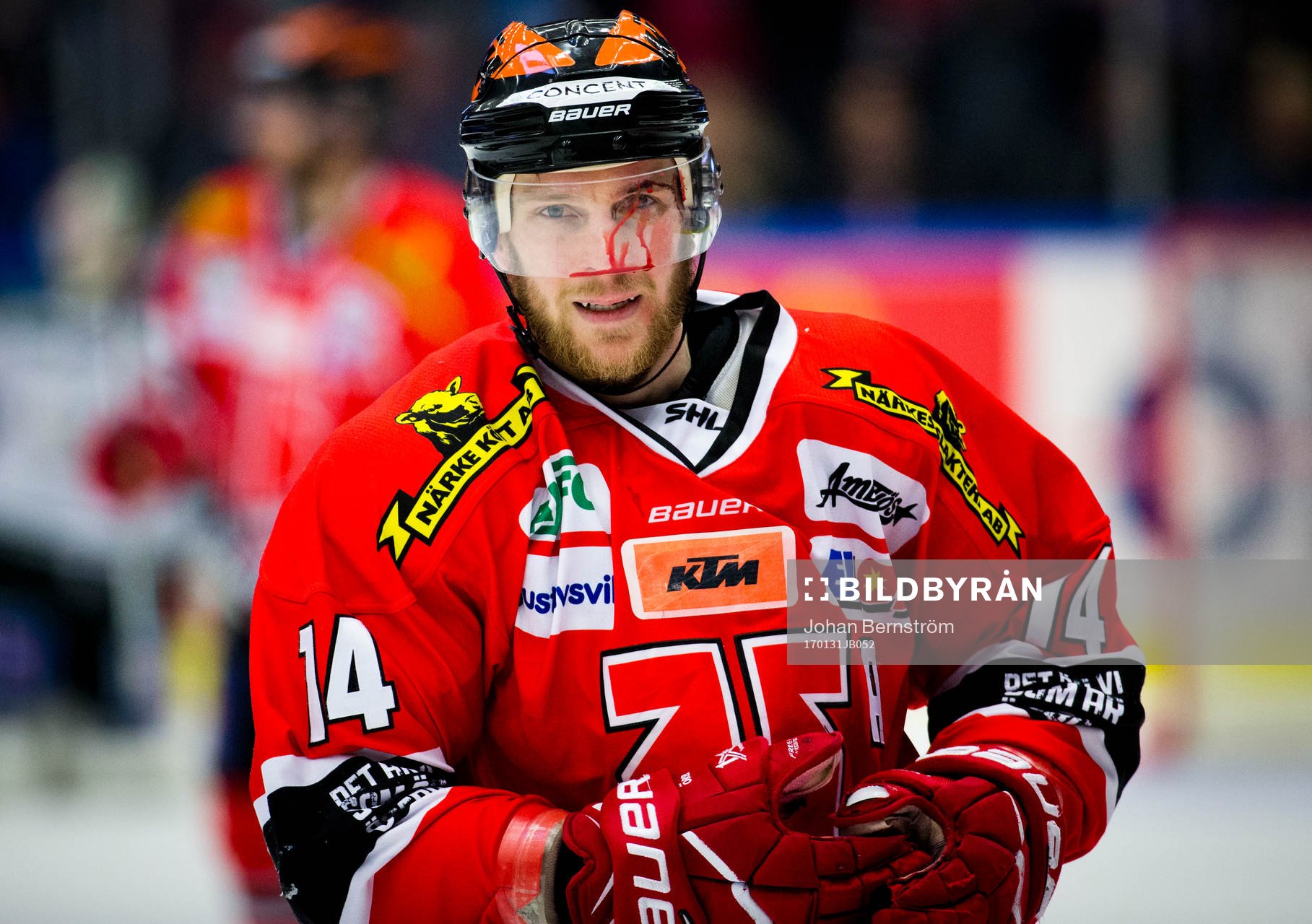 Örebros Tom Wandell blodig