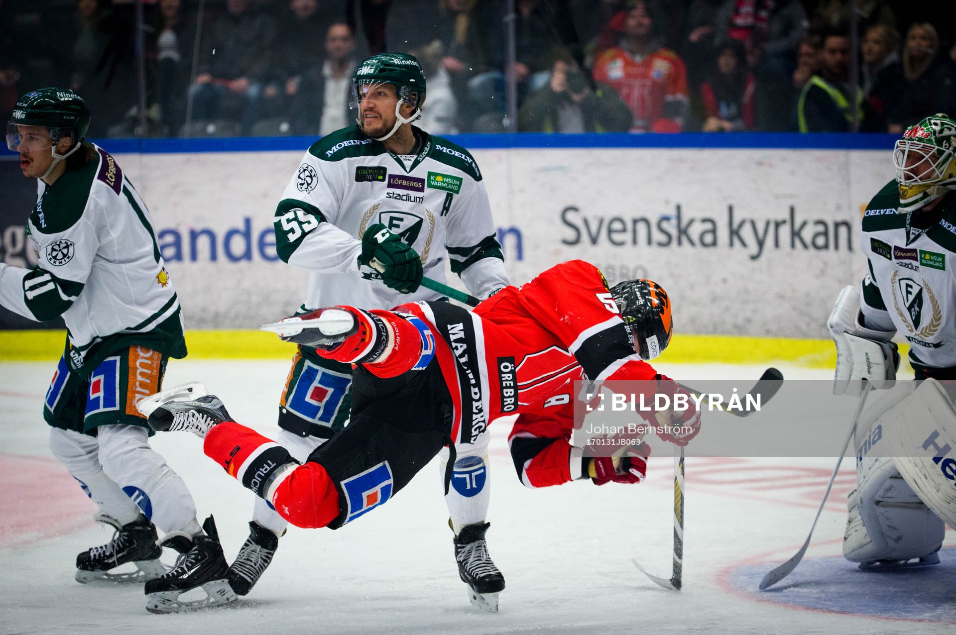 Örebros Johan Wiklander faller