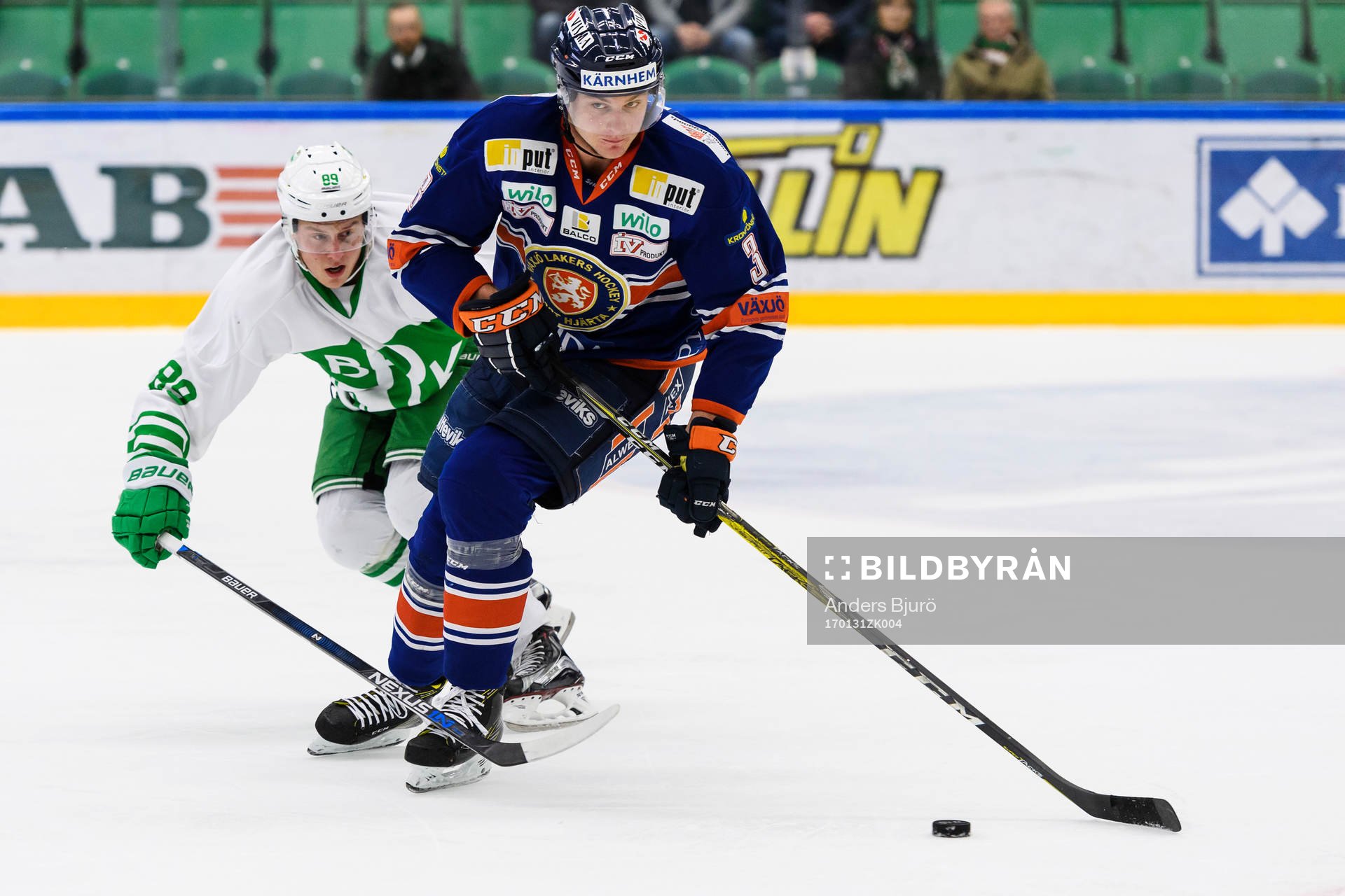 Rögles David Åslin jagar Växjös Oliver Bohm