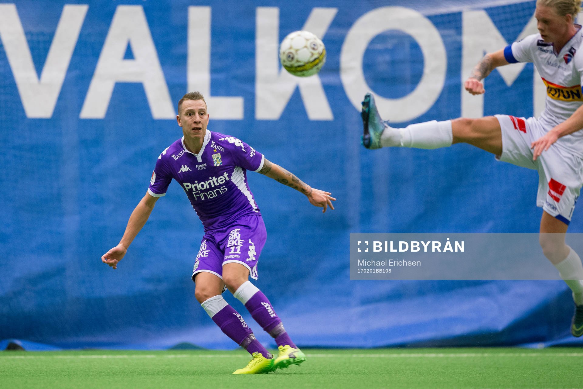 IFK Göteborgs Martin Smedberg Dalence slår ett inlägg