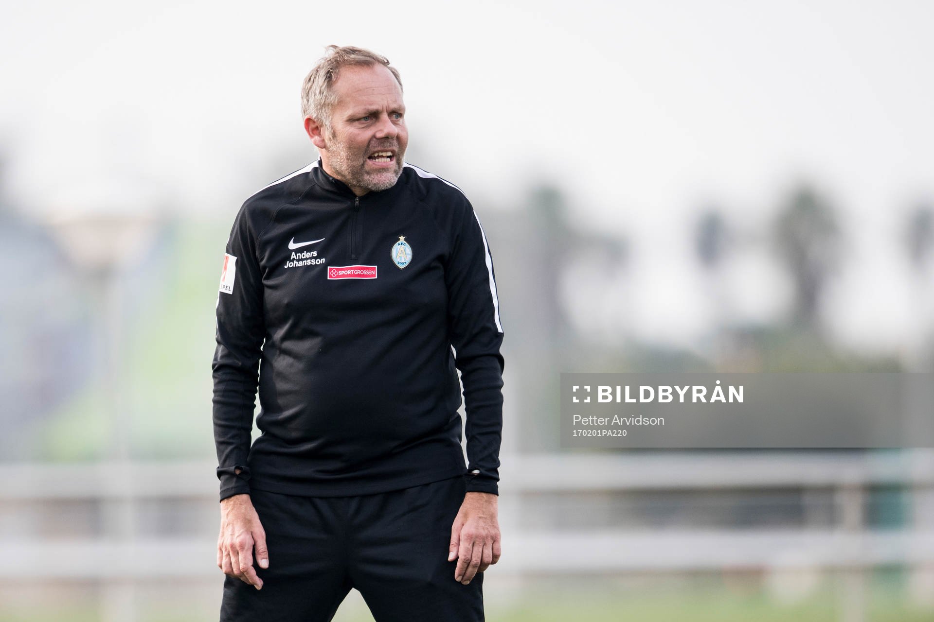 AFC Eskilstunas assisterande tränare Anders Johansson under en träning under ett träningsläger med Eskilstuna den 1 februari 2017 i Salou.
