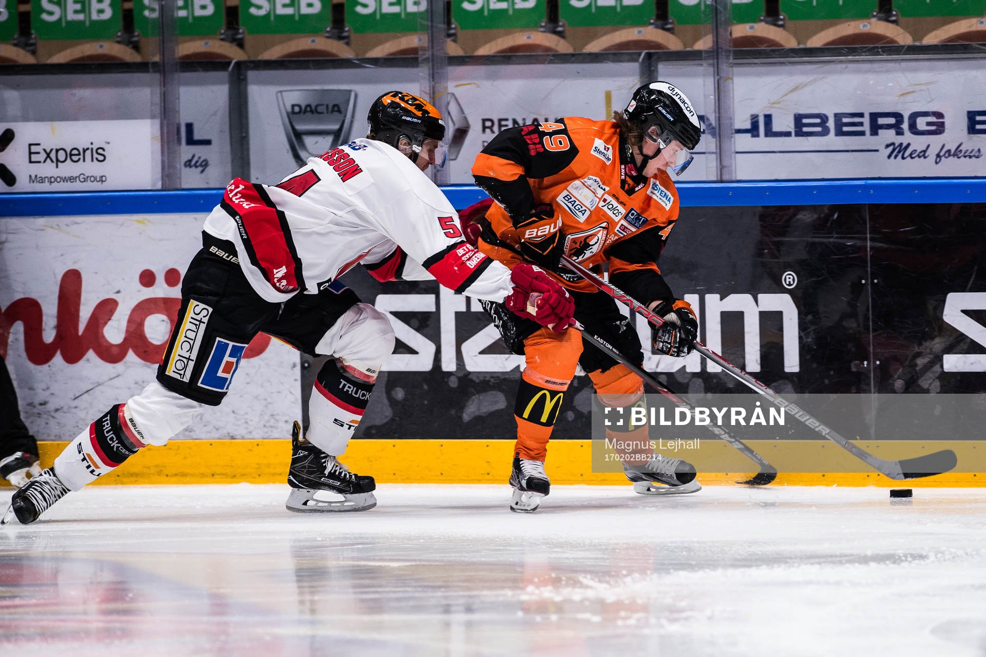 Örebros Peter Andersson  och Karlskronas Filip Cruseman i