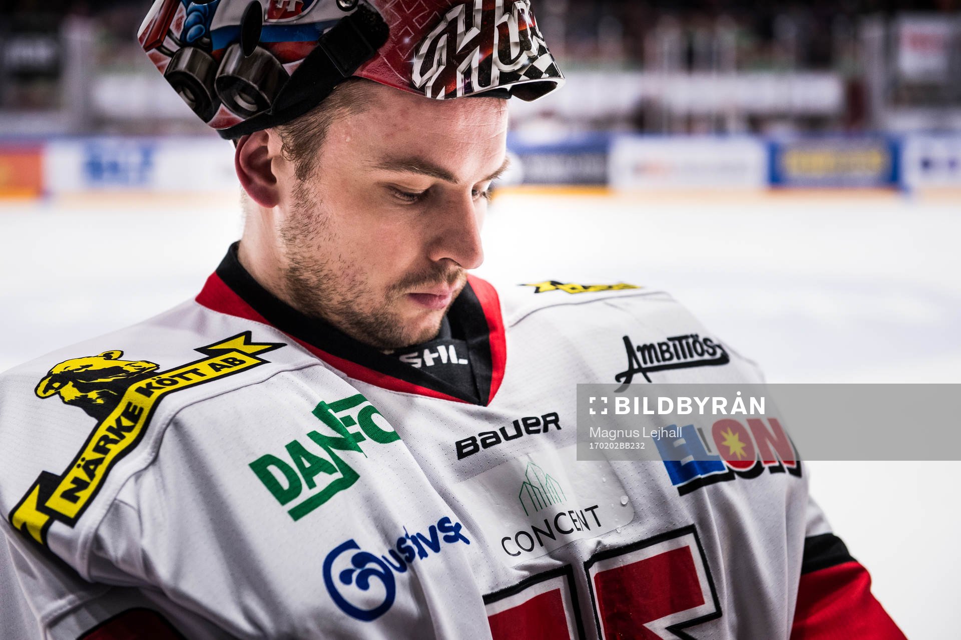 Örebros målvakt Julius Hudacek utan hjälm