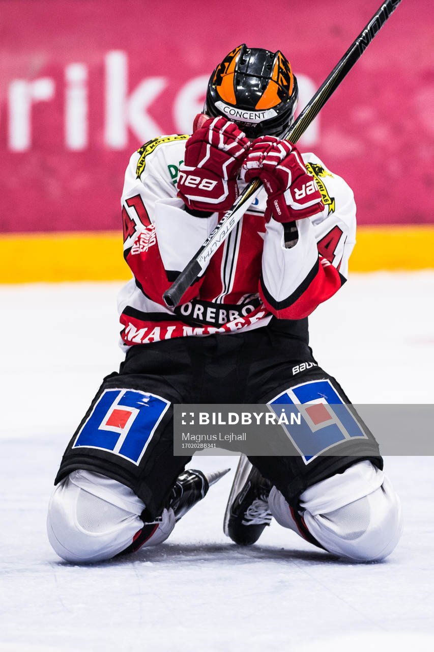 Örebros Joel Mustonen jublar