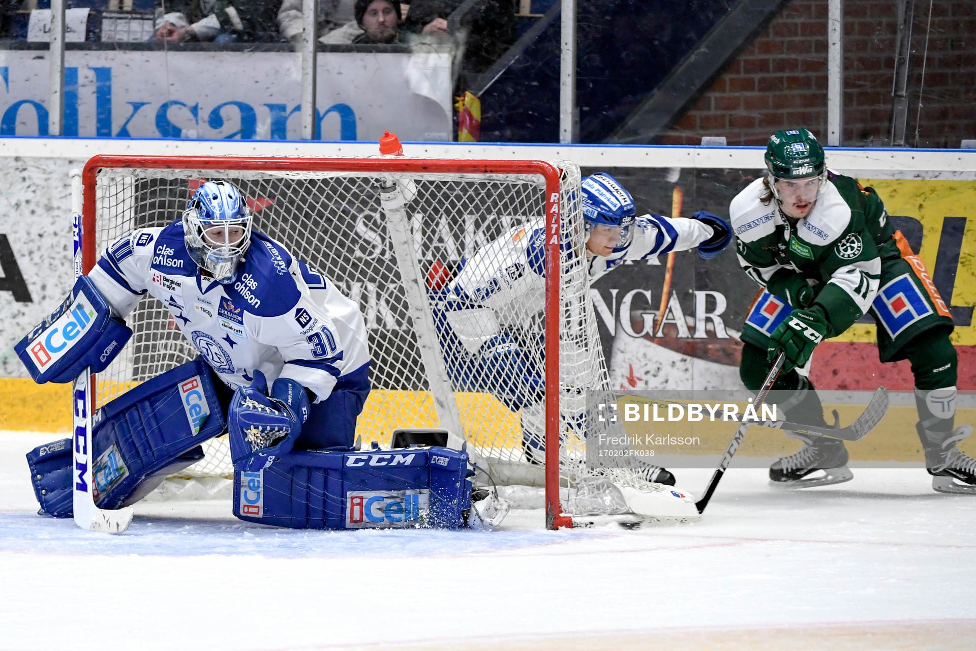 Leksands målvakt Henrik Haukeland och Daniel Bertov och